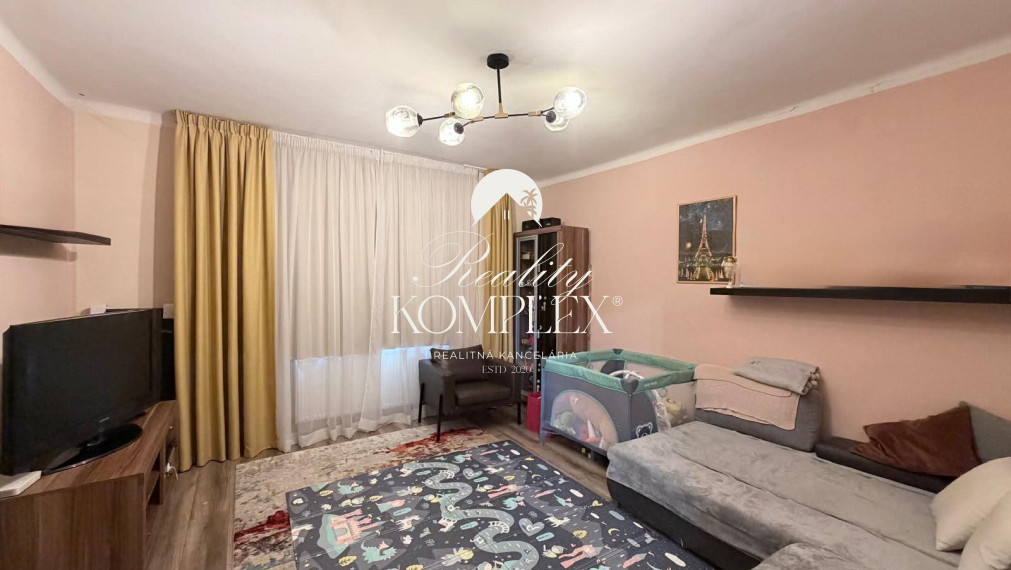 Reality KOMPLEX s.r.o Vám exkluzívne ponúka na predaj rodinnỳ dom v Kolárovo