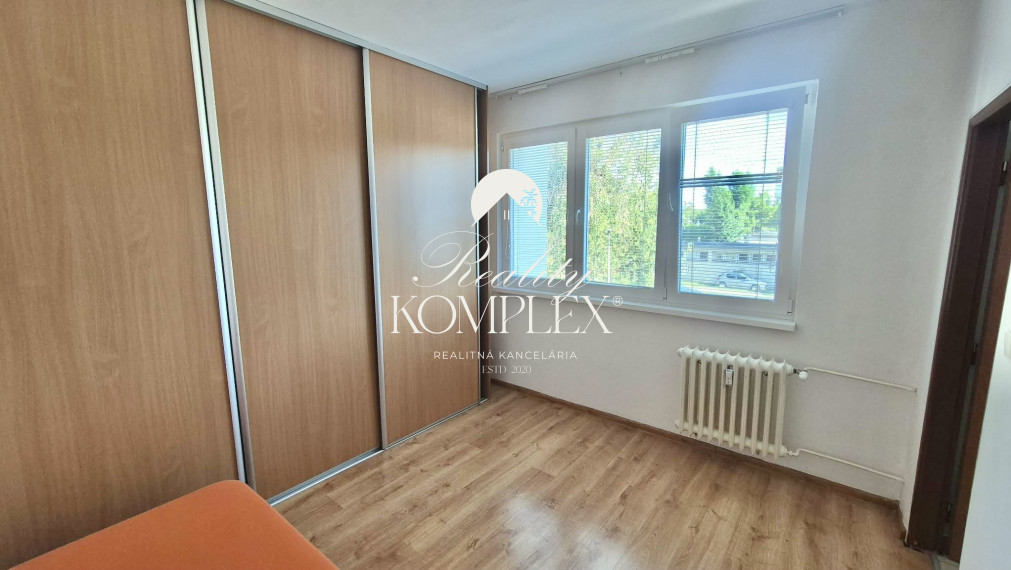 Reality KOMPLEX s.r.o., Vám ponúka na PREDAJ príjemný 1 izbový byt po rekonštrukcií v obľúbenej lokalite Mesta Komárno.