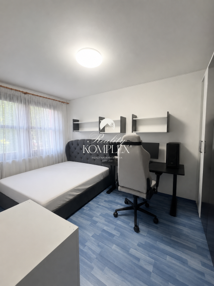 Reality KOMPLEX s.r.o. Vám EXKLUZÍVNE ponúka na predaj priestranný 3-izbový byt