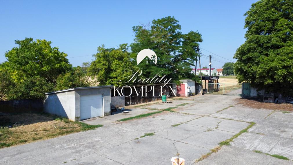 Reality KOMPLEX | NA PREDAJ Priemyslený areál v Dolnom Bare