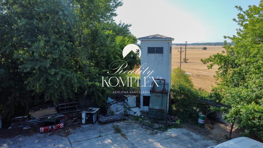 Reality KOMPLEX | NA PREDAJ Priemyslený areál v Dolnom Bare