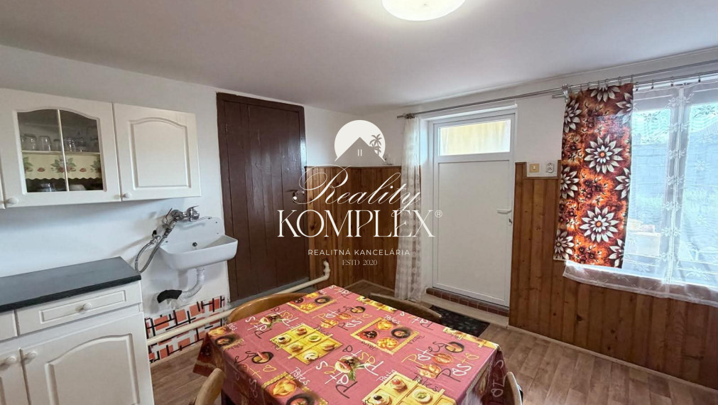 Reality KOMPLEX s.r.o Vám EXKLUZÍVNE ponúka na predaj rodinný dom v obci Čičov