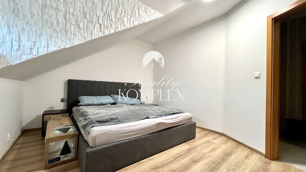 Reality KOMPLEX s.r.o. ponúka na PRENÁJOM veľkometrážny 3 izbový byt v Dunajskej Strede