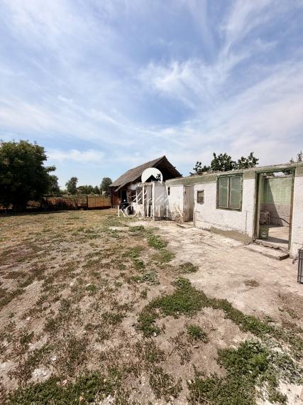 Reality KOMPLEX s.r.o., Vám ponúka na predaj štýlový 3-izbový rodinny dom pri jazere v obci Čilizská Radvaň