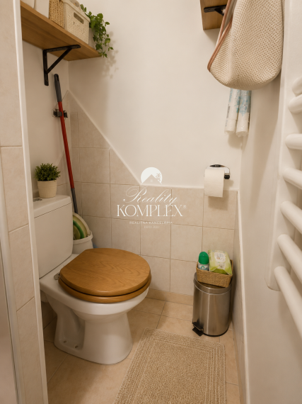 Reality KOMPLEX s.r.o. Vám EXKLUZÍVNE ponúka na predaj príjemný 1-izbový byt s balkónom vo vyhľadávanej lokalite mesta Komárno!