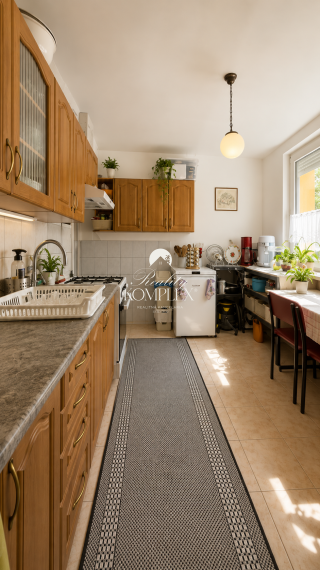 Reality KOMPLEX s.r.o. Vám EXKLUZÍVNE ponúka na predaj príjemný 1-izbový byt s balkónom vo vyhľadávanej lokalite mesta Komárno!
