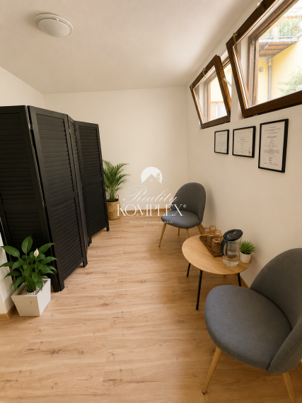 Reality KOMPLEX s.r.o. Vám ponúka na prenájom moderný multifunkčný priestor v centre Komárna