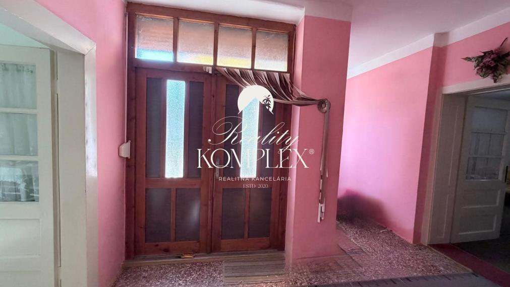 Reality KOMPLEX s.r.o Vám EXKLUZÍVNE ponúka na predaj 3 izbovy rodinny dom v Zemianskej Olči