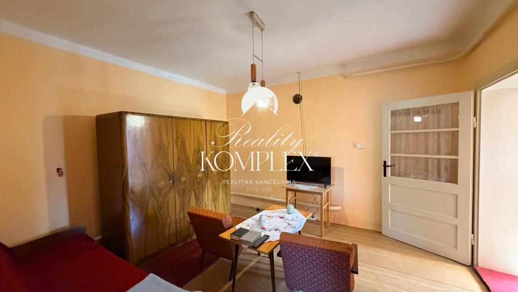 Reality KOMPLEX s.r.o Vám EXKLUZÍVNE ponúka na predaj 3 izbovy rodinny dom v Zemianskej Olči