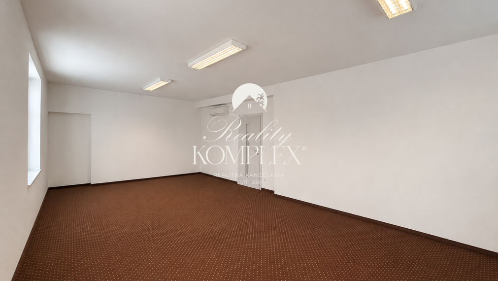 Reality KOMPLEX Vám ponúka na prenájom komerčného priestoru 100 m² v centre Dunajskej Stredy.