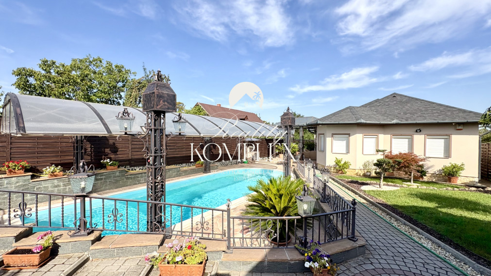 IBA U NÁS – REALITY KOMPLEX ponúka výnimočný rodinný dom s priamym prístupom k Dunaju v Maďarsku – Komárom, Koppánymonostor, len 3 km od slovenských hraníc !!!