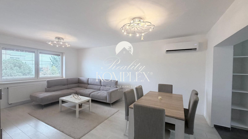 Reality KOMPLEX s.r.o. vám exkluzívne ponúka na predaj dvojgeneračný rodinný dom v Kolárove