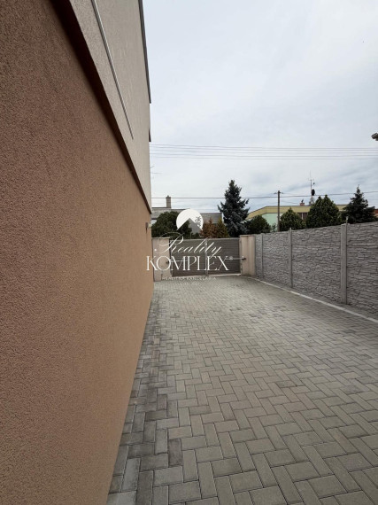 Reality KOMPLEX s.r.o. vám exkluzívne ponúka na predaj dvojgeneračný rodinný dom v Kolárove