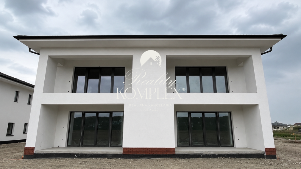 Reality KOMPLEX s.r.o. Vám ponúka moderné 3-izbové byty s vlastnou záhradou - Harmony Rezidence