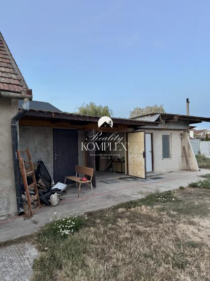 Reality komplex s.r.o., Vám ponúka na predaj rodinný dom v obci Kameničná za atraktívnu cenu !