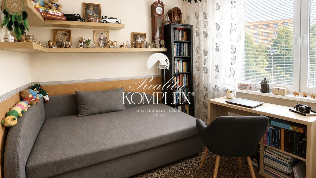Reality KOMPLEX s.r.o. ponúka na PREDAJ priestranný 3-izbový byt vo vyhľadávanej lokalite Komárna – Rákócziho ul.