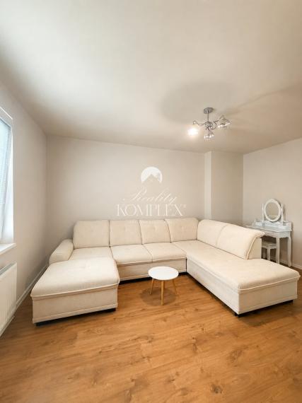 Reality Komplex s.r.o. Vám ponúka na predaj 2-izbový tehlový byt s výmerou 51 m² v Komárne.