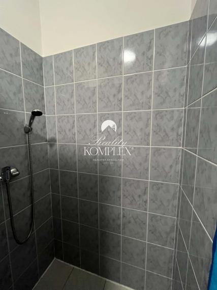 Reality KOMPLEX s.r.o ponúka Vám na predaj priestranný 5-izbový rodinný dom vo Veľkom Mederi