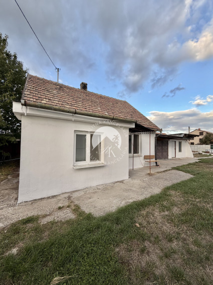 Exkluzívne iba u nás Vám Reality KOMPLEX s.r.o., ponúka na predaj rodinný dom v obci Kameničná za atraktívnu cenu !