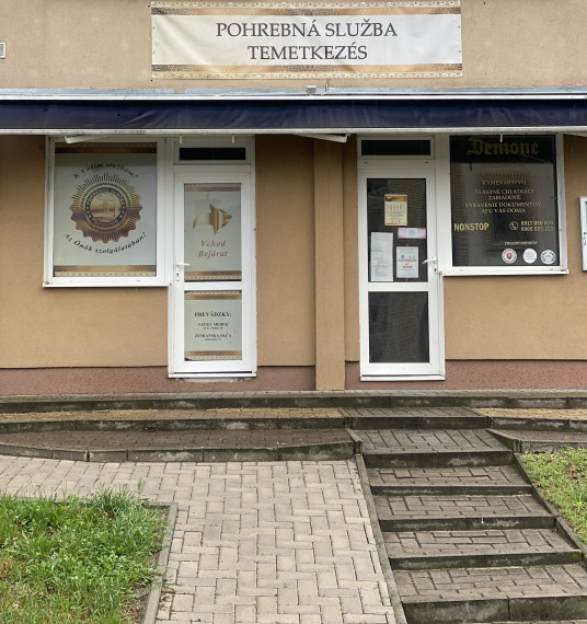 Reality KOMPLEX s.r.o. Vám ponúka na predaj nehnuteľnosť, obchodný priestor na frekventovanej ulici  v meste Komárno!