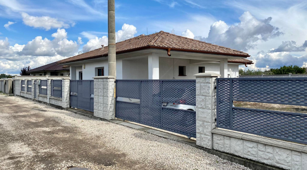 !Novostavba! Reality KOMPLEX s.r.o. Vám ponúka rodinný dom na PREDAJ v Gabčíkove!