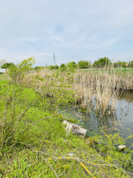 IBA U NÁS! Reality KOMPLEX s.r.o. Vám ponúka na predaj lukratívny,rozsiahly stavebný pozemok v Hadovciach na stavbu aj viacerých rodinných domov!!!