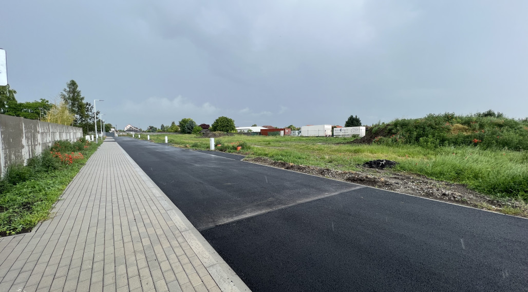 Reality KOMPLEX s.r.o. Vám ponúka na PREDAJ 9 lukratívnych pozemkov v Šamoríne, časť Bučuháza