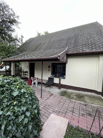 REALITY KOMPLEX s.r.o. Vám ponúka na predaj rodinný dom v centre mesta s polyfunkčnou budovou v Komárne-super lokalita!!!