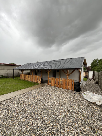 IBA U NÁS!!! Reality KOMPLEX s.r.o., Vám ponúka na predaj kompletne zrekonštruovaný a zariadený celoročný mobilný dom v obci Pribeta s pekným pozemkom