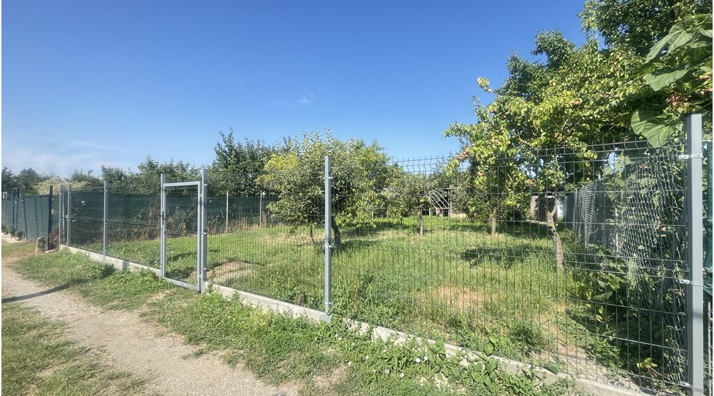 Reality KOMPLEX s.r.o., Vám ponúka záhrada s chatkou v najvyhľadávanejšej časti Komárno.