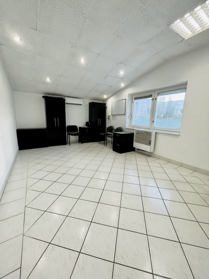 Reality KOMPLEX s.r.o., Vám ponúka komerčný priestor NA PRENÁJOM v Dunajskej Strede.