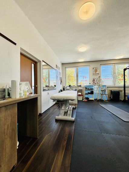 Exkluzívne iba u nás Vám Reality KOMPLEX s.r.o., ponúka na prenájom nebytový priestor pri novom futbalovom štadióne v meste Komárno