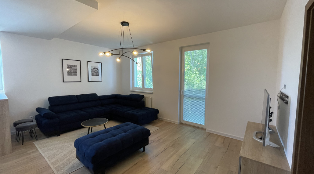 Reality KOMPLEX s.r.o., Vám ponúka na Prenájom 2-izbový byt s loggiou v meste Dunajská Streda