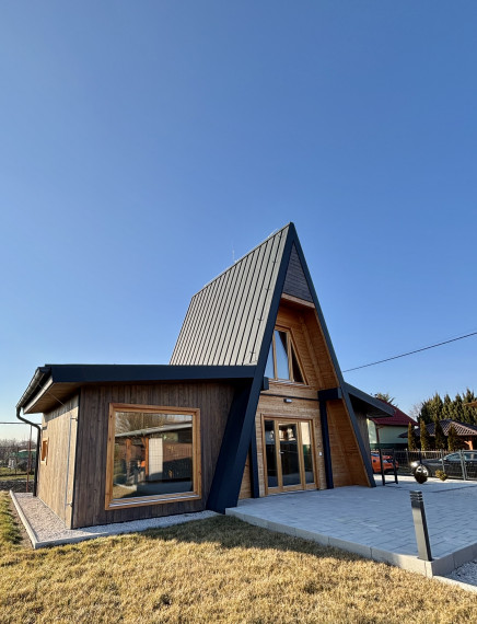 Exkluzívne iba u nás Vám Reality KOMPLEX s.r.o., ponúka na predaj rekreačnú chatu v meste Kolárovo !