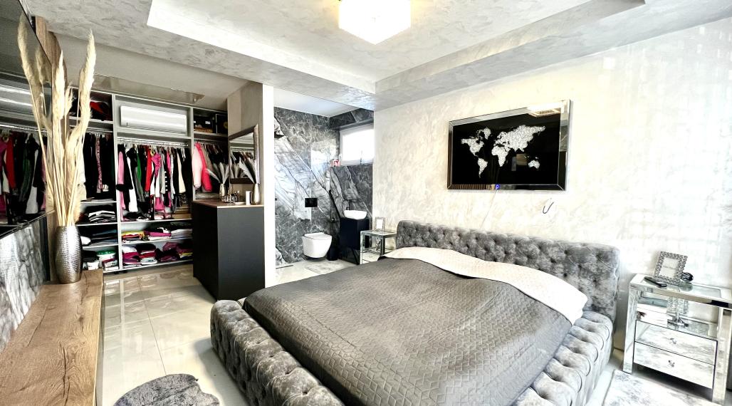 Reality KOMPLEX s.r.o. ponúka na PREDAJ priestrannú, moderne zariadenú NOVOSTAVBU v obci Veľké Dvorníky