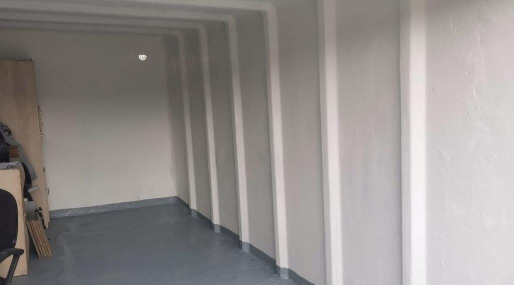 Reality KOMPLEX s.r.o. Vám ponúka na PREDAJ vynovenú garáž na Domkárskej ulici v Bratislave