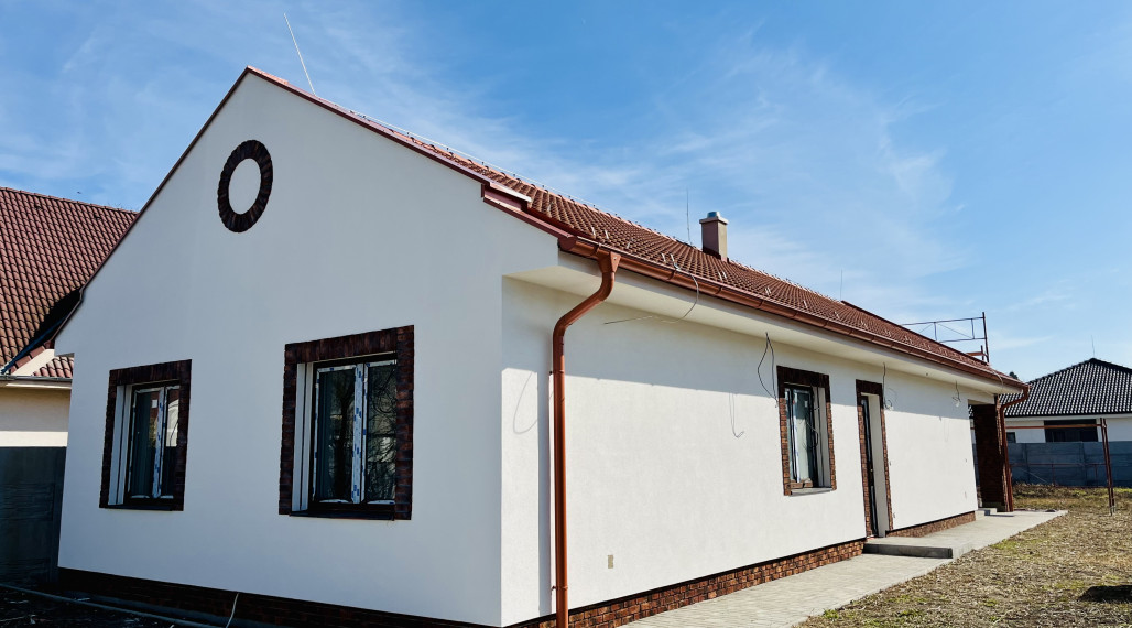 Reality KOMPLEX s.r.o., Vám ponúka na predaj 4-izbovú NOVOSTAVBU v obci Blatná na Ostrove