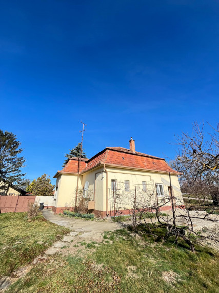 Reality KOMPLEX s.r.o. Vám ponúka na predaj rodinný dom v meste Kolárovo.