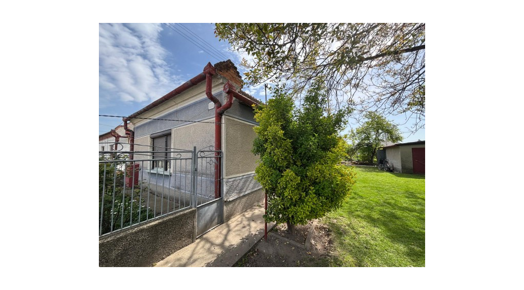 Reality KOMPLEX s.r.o. Vám ponúka Exkluzívne na predaj 3 izbový rodinný dom v pôvodnom stave v obci Sokolce