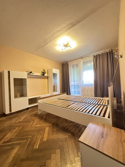 Ponúkame Vám EXKLUZÍVNE do nájmu 1izbový byt na ul. HVIEZDNÁ v Komárné