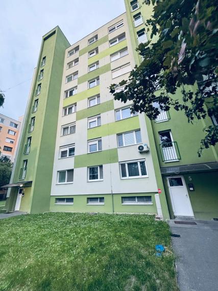 Reality KOMPLEX s.r.o. vám EXKLUZÍVNE ponúka na predaj 3-izbový byt vo Veľkom Mederi