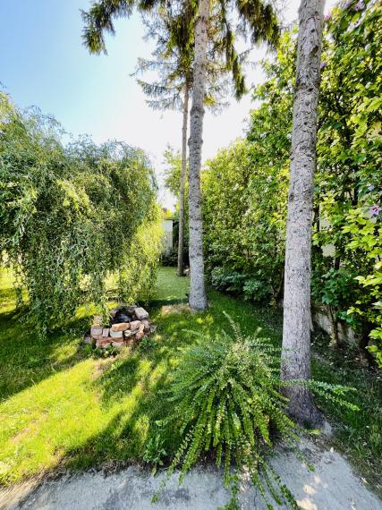 Reality KOMPLEX s.r.o., Vám EXKLUZÍVNE ponúka na predaj útulný 3-izbový rodinný dom v obci Okoč