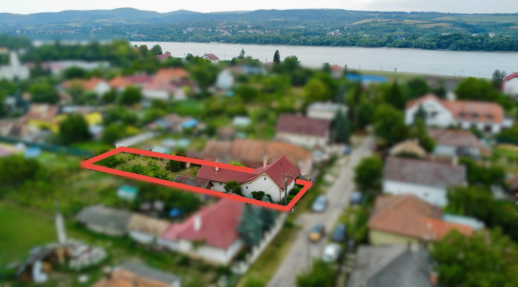 ZNÍŽENÁ CENA!!! Pekný rodinný dom len pár krokov od štrkovo-piesočnatej pláže Dunaja na PREDAJ v Kravanoch nad Dunajom