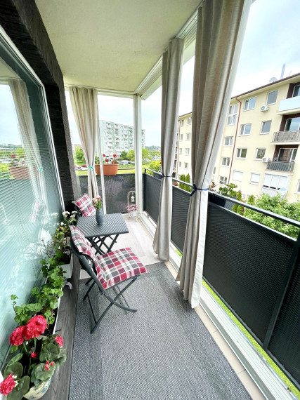 Reality KOMPLEX s.r.o. ponúka na PRENÁJOM pekný zariadený 2 izbový byt v Dunajskej Strede