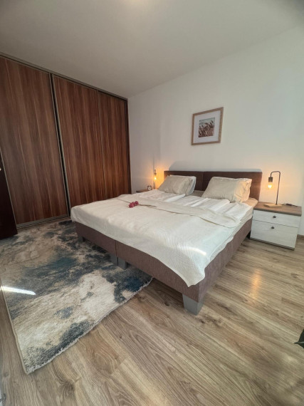 Reality KOMPLEX s.r.o., Vám ponúka 1 izbový byt vo VYHĽADÁVANEJ lokalite mesta Šurany  od spoľahlivého majiteľa!!!!