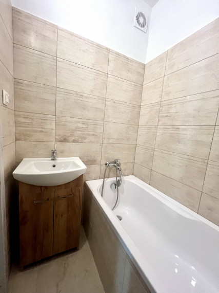 Reality KOMPLEX s.r.o. ponúka na PREDAJ kompletne zrekonštruovaný 2 izbový byt v Dunajskej Strede