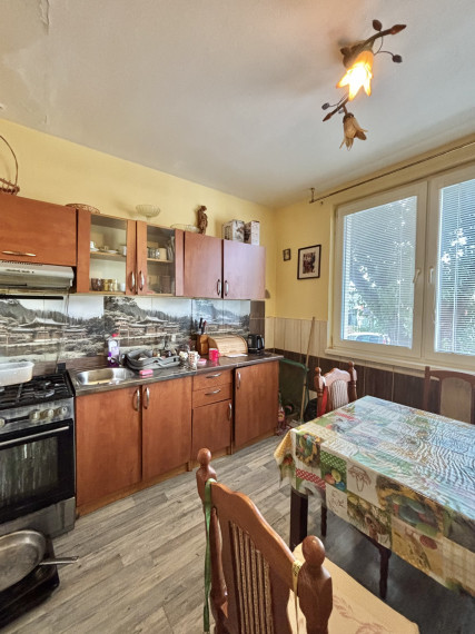 Exkluzívne iba u nás Vám Reality KOMPLEX s.r.o., ponúka na PREDAJ 3 izbový priestranný  byt v atraktívnej  lokalite Mesta Komárno!