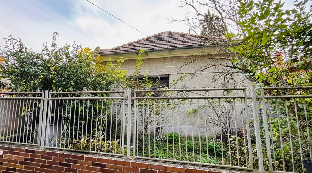 Reality KOMPLEX s.r.o. Vám EXKLUZÍVNE ponúka na predaj 4-izbový rodinný dom v obci Sokolce.