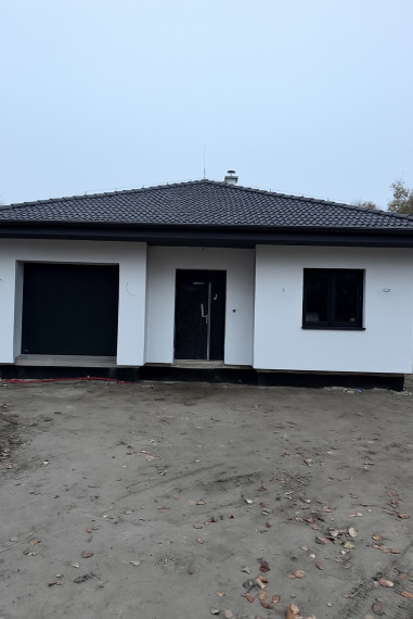 Reality KOMPLEX s.r.o., Vám ponúka na predaj moderný 4-izbový dom v obci Bodza