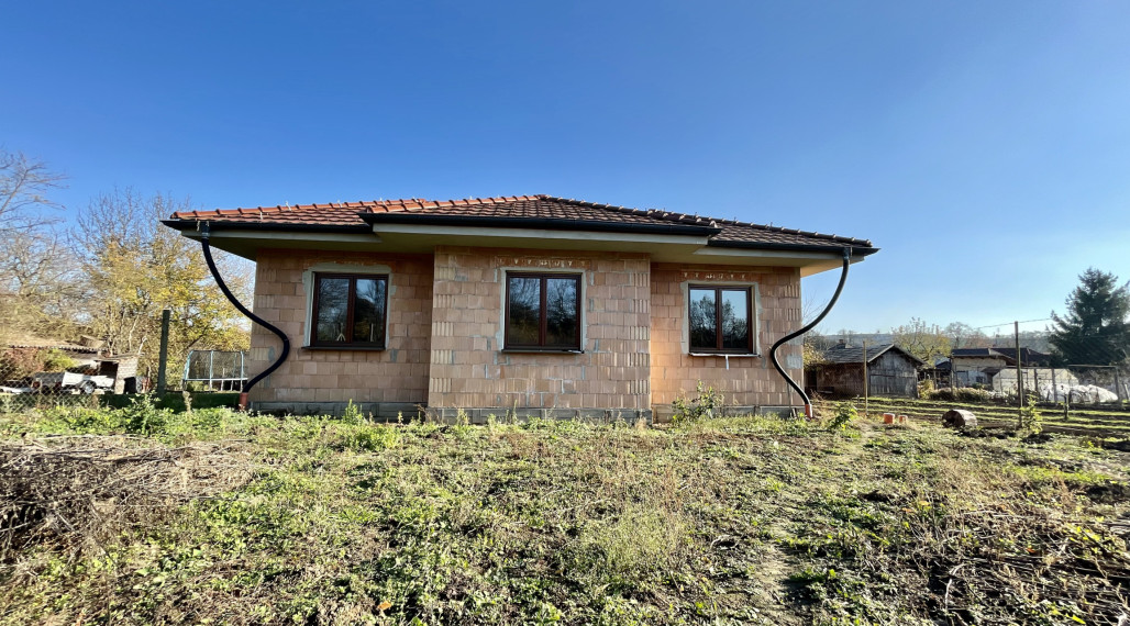 EXKLUZÍVNE Vám ponúkame NA PREDAJ rodinný dom v malebnom prostredí - v obci Pozba